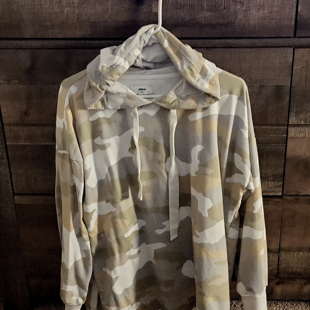 Hoodia size Medium